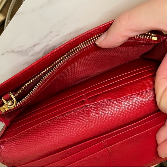 Prada Red Bow Wallet Saffiano Leather - Picture 13 of 17